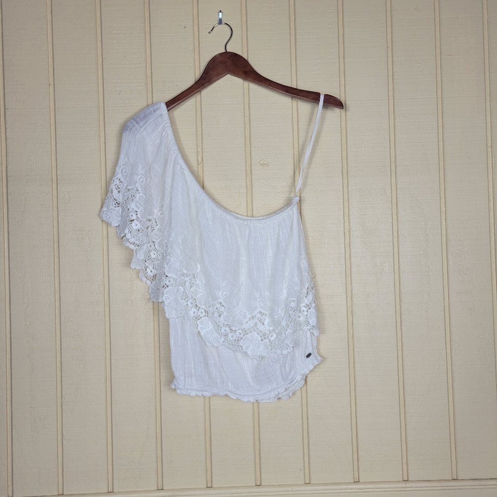 O'neill one-shoulder bohemian top size M  Color:  White